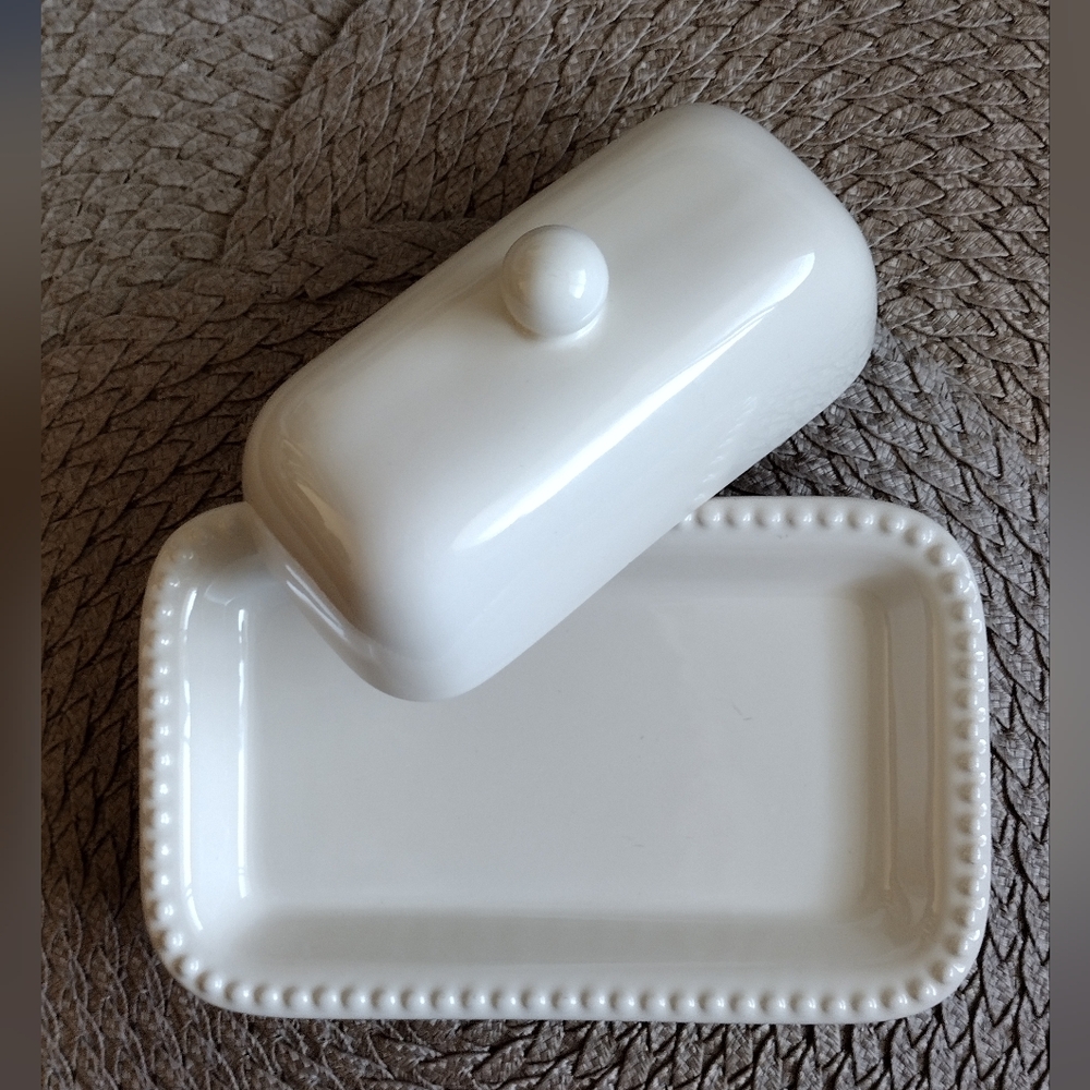 Pottery Barn Elegant Cream Butter Dish - Picture 4 of 13